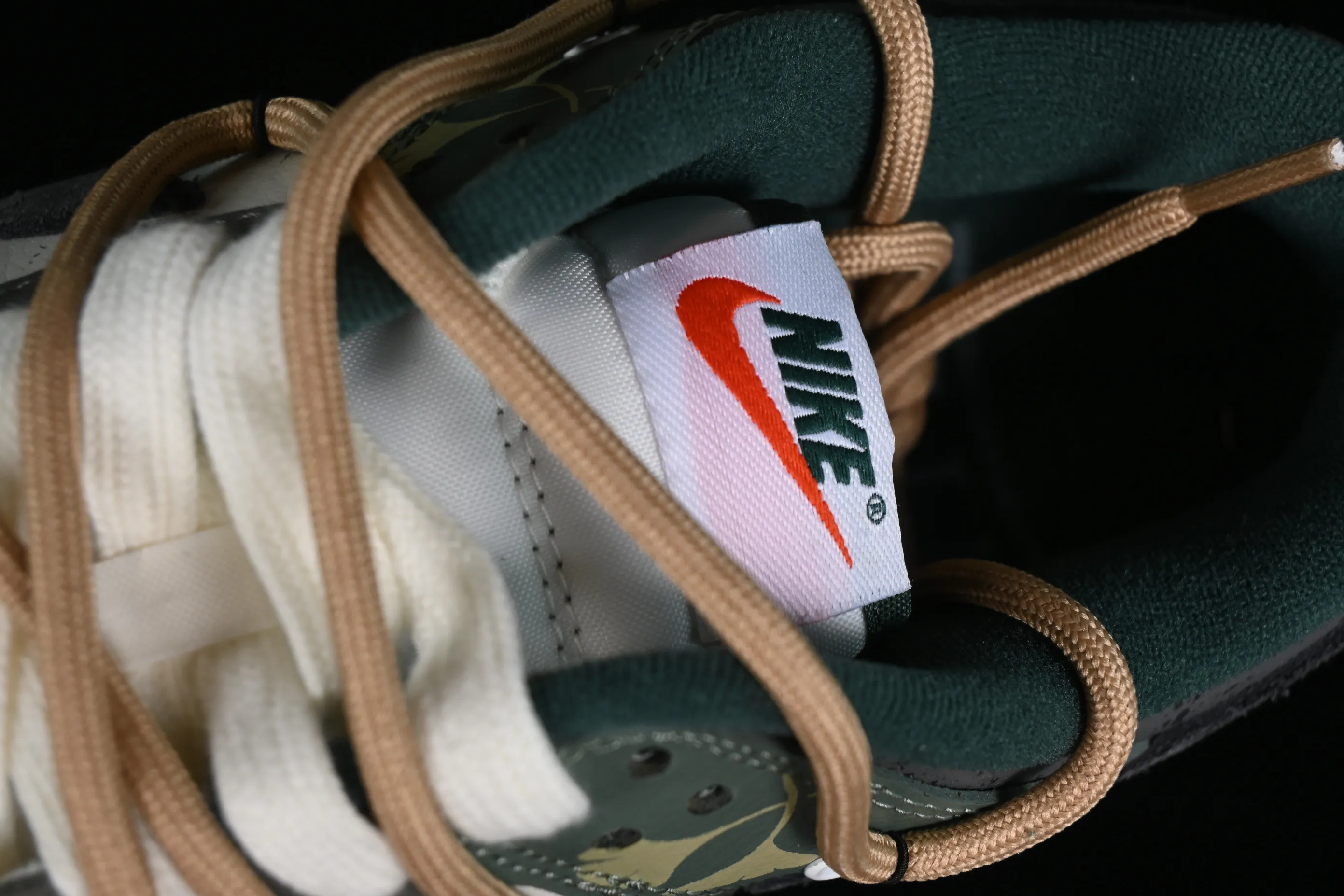 All Categories Nk SB Dunk Series Nk SB Dunk Low Low-top sneakers Nk Dunk Low Panda Prank Jungle Crossing-Lvye Fuyuan Rice brown green SB strap low-top casual sneakers FD0350-133